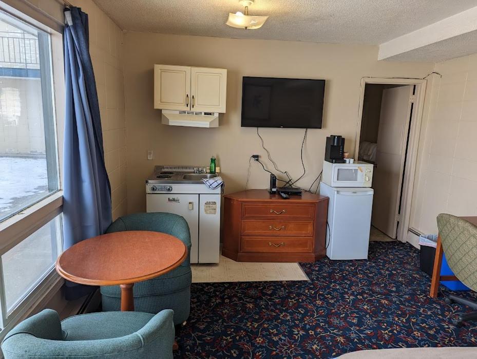 Matador Motel Drayton Valley Bagian luar foto